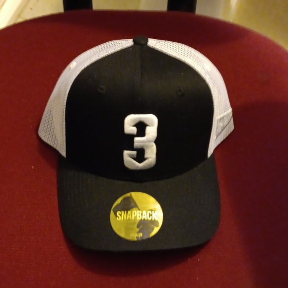 Snap back - Picture 1 of 2